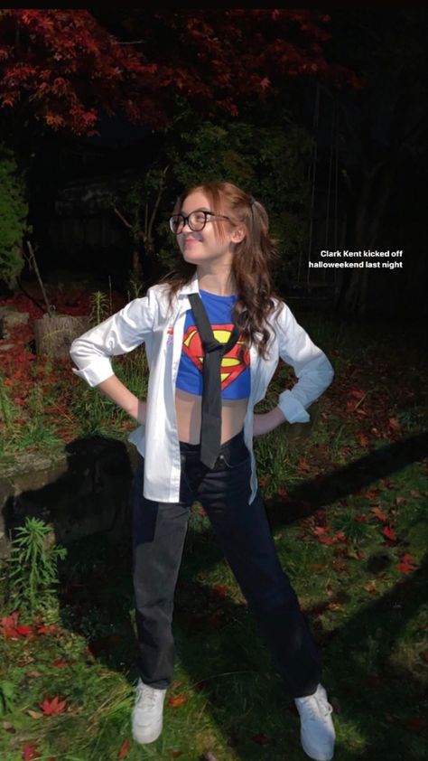 Anna Chatcart, Superman Costumes, Famous Outfits, Lara Jean, Easy Halloween Costumes, Gilmore Girls, Superman, Cosplay Costumes, Work Outfit