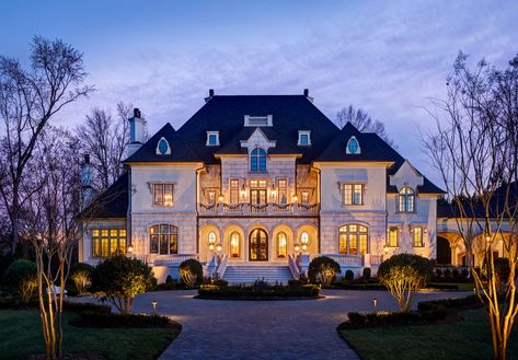 Dream House Mansions, Dream Mansion, Casa Vintage, Mansions Luxury, Luxury Homes Dream Houses, Dream House Exterior, House Goals, Dream House Plans, Style At Home