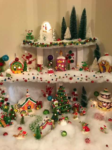 Whoville Christmas Village Diy, Whoville Inspired Christmas Decor, Whoville Village Display, Grinch Village Display, Diy Whoville Village, Whoville Christmas Village, Grinch Christmas Village, Whoville Village, Grinch Table