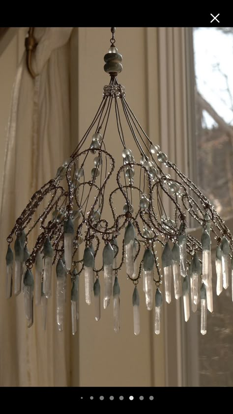 Wire Chandelier Diy, Beaded Lampshade Diy, Kattokruunu Diy, Bedroom Diy Decor, Wire Lampshade, Wind Chimes Homemade, Beaded Lampshade, Lampshade Makeover, Chandelier Decor