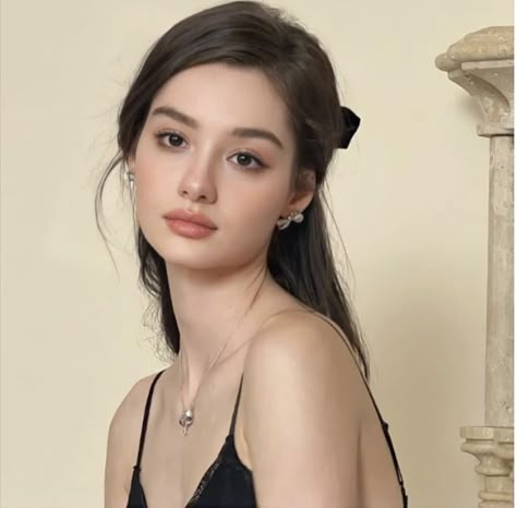 Lika Solt Aesthetic, Gentle Ladylike Makeup, Korean Ladylike Makeup, Dainty Makeup, Romantic Makeup Looks, Soft Matte Makeup, Soft Eyebrows, Makeup Ala Korea, Makeup Asia