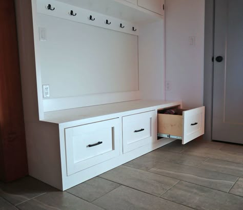 Storage Bench With Drawers, Drawer Bench, White Mudroom, Modern Hallways, Drawers Diy, Mudroom Remodel, Diy Storage Bench, Room Storage Diy, Mudroom Organization