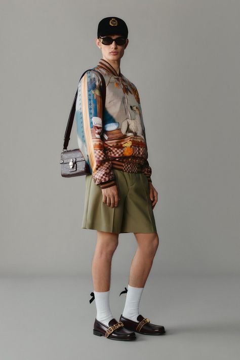 Louis Vuitton Resort 2025 Menswear Fashion Show | Vogue Mens Drip, Outfit Homme, Street Style Parisian, Sneakers Patterns, Haute Couture Runway, Fitting Room, Lv Men, Brand Ideas, Full Look