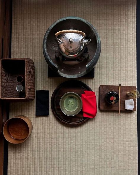 Summer In Japan, Japanese Tableware, Japan Aesthetic, Japanese Aesthetic, Japanese Tea, Tea House, Tea Ceremony, Tea Room, Tea Pot