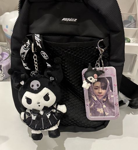 Kpop Backpack, Kpop Bag, Mochila Kpop, Concert Bags, Black Korean, Inside My Bag, Purse Essentials, Handbag Essentials, Pop Collection