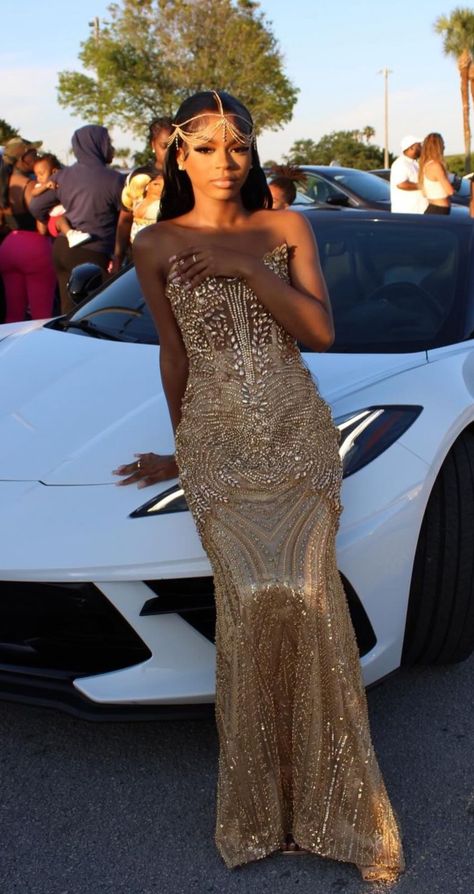 Grad Dresses Black Women, Gold Homecoming Dress Black Women, Gold Prom Outfits, Champagne Prom Dress Black Women, Gold Prom Looks, Gold Graduation Dress, Brown Prom Dresses Black Women, Gold Dress Black Woman, Gold Prom Dresses Black Women