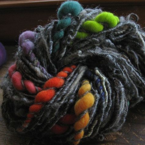 Knitted Rainbow, Art Yarn Handspun, Spinning Wool, Spin Art, Yarn Inspiration, Spinning Yarn, Spinning Fiber, Art Yarn, Wool Crafts