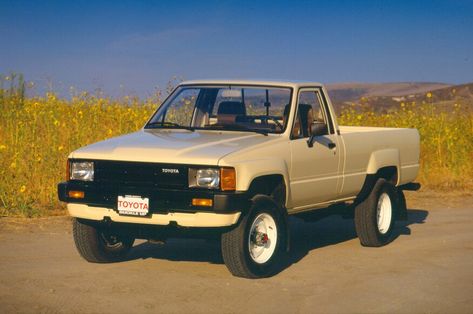 20 Years of the Toyota Tacoma and Beyond: A Look Through the Years Toyota Trucks 4x4, 2012 Toyota Tacoma, Compact Trucks, Toyota Pickup 4x4, Toyota Usa, Toyota Truck, Tacoma Truck, Pick Up Truck, Old Pickup Trucks