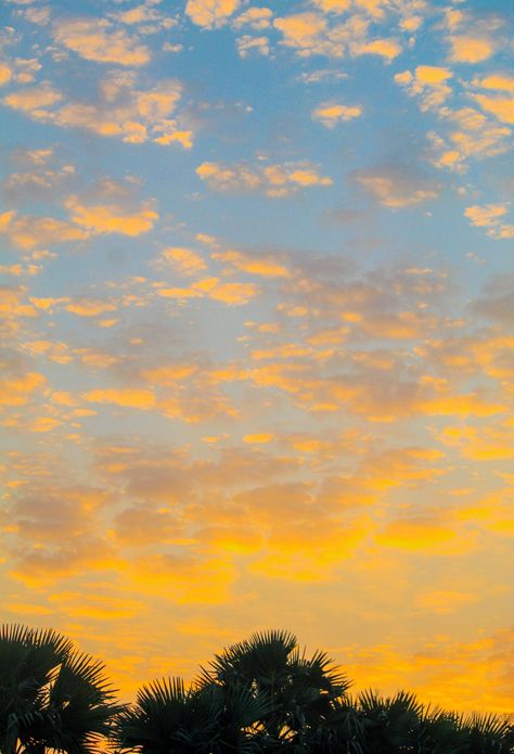 Yellow Clouds Aesthetic Wallpaper, Light Blue Yellow Aesthetic, Yellow And Light Blue Aesthetic, Blue Sunrise Aesthetic, Light Yellow Wallpaper Aesthetic, Yellow Aesthetic Sky, Yellow Clouds Aesthetic, Blue And Yellow Aesthetic Wallpaper, Yellow Sky Wallpaper