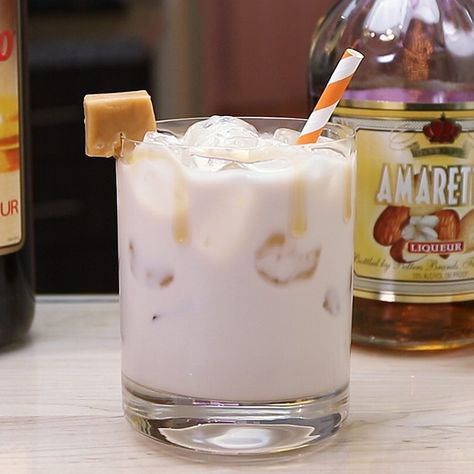 Salted Caramel White Russian, Caramel White Russian, Vodka Mixers, White Russian Recipes, White Russian Cocktail, Russian Desserts, Easy Holiday Desserts, Cream Caramel, Coffee Liqueur