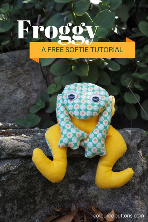 Frog Sewing Pattern, Frog Sewing, Softie Pattern, Sewing Stuffed Animals, Beginner Sewing Projects Easy, Sewing Projects For Kids, Sewing Patterns For Kids, Plush Pattern, Sewing Toys