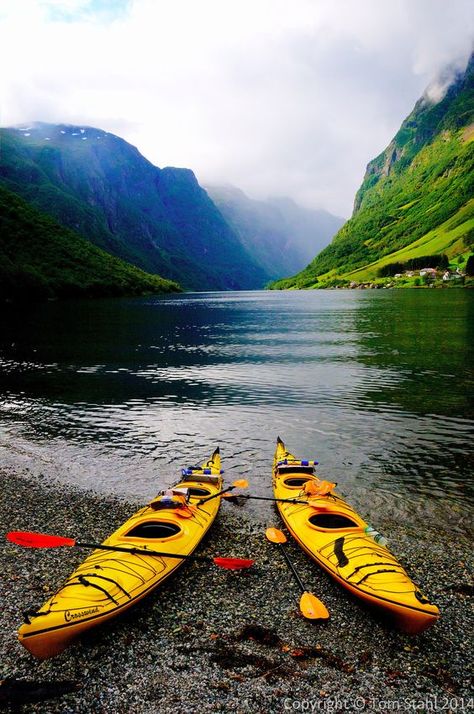 Kayaking Tips, Camping Sauvage, Kayaking Gear, Kayak Camping, Kayak Paddle, Kayak Adventures, Nordland, Sea Kayaking, Canoes