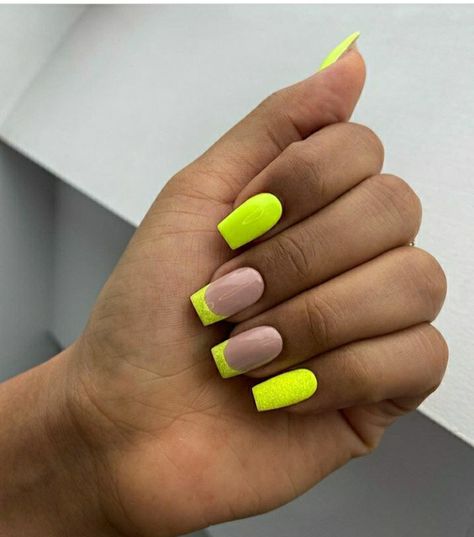 Elegant Neon Nails, Neon Yellow Glitter Nails, Neon Yellow Short Nails, Neon Acrylic Nails Short, Fluorescent Nails Neon, Neon Party Nails, Fluorescent Yellow Nails, Neon Yellow Gel Nails, Neon Gel Nails Short