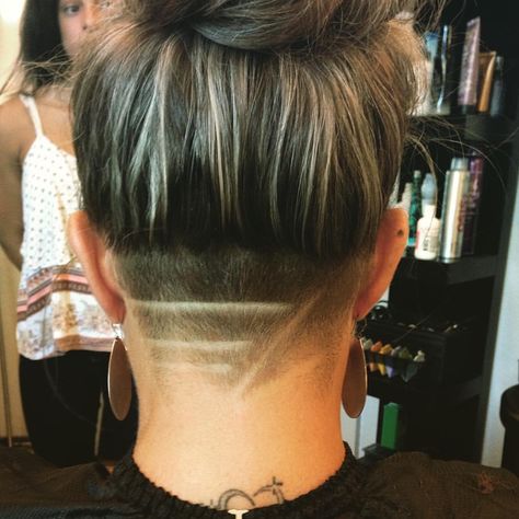 Simple undercut Simple Undercut, Nape Undercut Designs, Nape Undercut, Undercut Designs, Undercut Styles, Undercut Hairstyles, Undercut, Short Hairstyles, Shaving