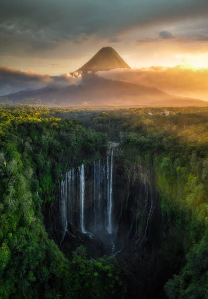 Huawei Wallpapers, Xiaomi Wallpapers, Waterfall Photo, Java Island, Sparkle Wallpaper, Out Of Africa, Beautiful Places Nature, Natural Scenery, Beautiful Waterfalls