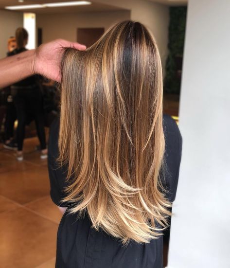 Golden Summer Hair, Carmel Ombre Brunettes, California Hair Color, Honey Golden Blonde Hair Caramel Balayage Dark Brown, Blonde Hair Transformations, Warm Scarves, Brunette Hair With Highlights, Honey Blonde Hair, Brown Hair Balayage