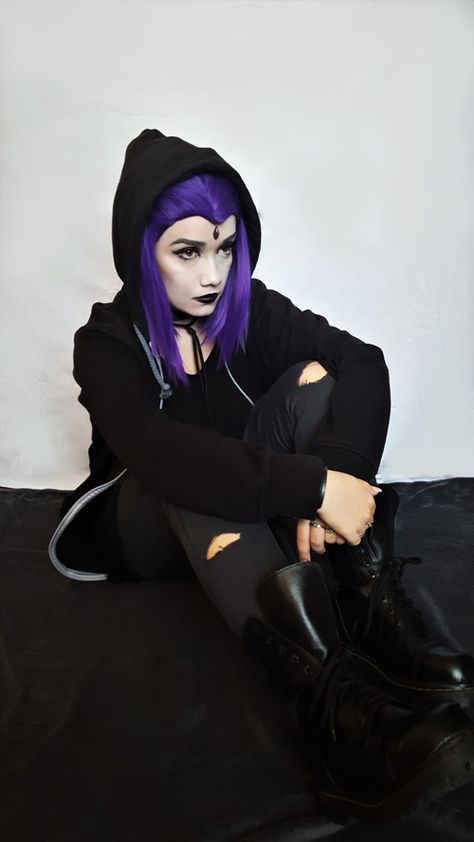 Goth Mavis, Titans Aesthetic, Raven Teen Titans Cosplay, Cosplay Raven, Raven From Teen Titans, Teen Titans Cosplay, Raven Costume, Titans Raven, Raven Teen Titans Go