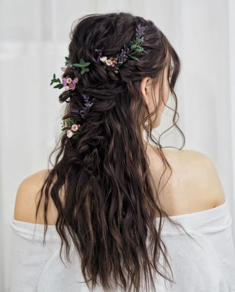 Textured Boho Half-Up Half-Down Hairstyle Half Updo With Flower Crown, Boho Wedding Hair With Bangs, Fairy Bride Hair, Half Up Half Down Wedding Hair Braid, Boho Half Up Half Down Hairstyles, Boho Wedding Hair Half Up, Wedding Half Updo, Messy Bun Wedding, Bridal Half Up Half Down