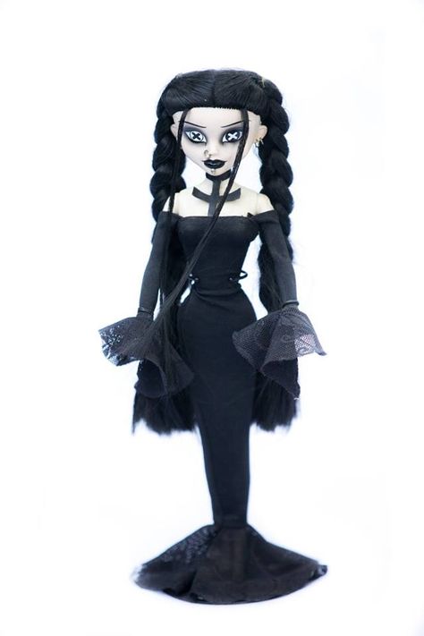 Be Goth Dolls, Begoth Dolls, Bratz Fashion, Goth Dolls, 2000s Toys, Goth Things, Doll Plushies, Living Dead Dolls, Gothic Dolls