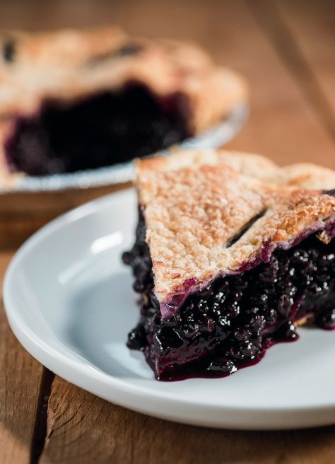 A behind-the-scenes look at a Maine highlight from season three of Weekends with Yankee. Maine Blueberry Pie, Blueberry Buckle Recipe, Strawberry Rhubarb Muffins, Blackberry Cobbler Recipe, Homemade Strawberry Shortcake, Peach Muffins, Strawberry Rhubarb Crisp, Cream Fresh, Best Bakery