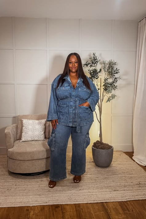 Here's an oversized plus size denim on denim outfit for the Fall and Winter seasons Plus Size Denim Outfits, Denim Outfit Fall, Denim On Denim Outfit, Oversized Plus Size, Fit Outfits, Mesh Party Dress, Plus Size Fall Fashion, Tv Shopping, Denim Outfits