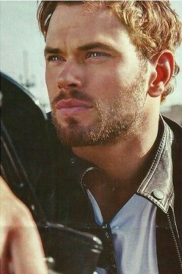 Niko Pepaj, Kellan Lutz, Actors Male, Celebrities Humor, Blonde Guys, Hair Brown, The Twilight Saga, Robert Pattinson, Man Crush