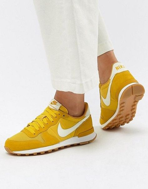 Yellow Shoes Outfit, Yellow Trainers, Trainers Outfit, Retro Trainers, Nike Internationalist, Colorful Sneakers, Yellow Shoes, Zara Shoes, Shoes Nike