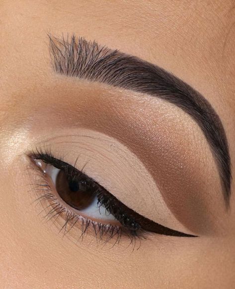 soft cut crease makeup, glam winter makeup looks, easy winter makeup looks, winter makeup looks natural, winter makeup trends 2021, 2021 makeup looks, fall makeup looks, winter makeup looks for dark skin, fall/winter makeup trends 2021, winter  makeup colors 2021 Nude Cut Crease Makeup, Fall Makeup 2022, Soft Cut Crease, Cold Makeup, Eyeshadow Crease, Cut Crease Eye Makeup, Maquillage Yeux Cut Crease, Eye Makeup Cut Crease, 2021 Makeup