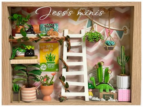 Miniverse Display Ideas, Mini Verse, Mini Gifts, Dollhouse Inspiration, Room Box Miniatures, Diorama Ideas, Mini Toys, Mini Spa, Miniature Things