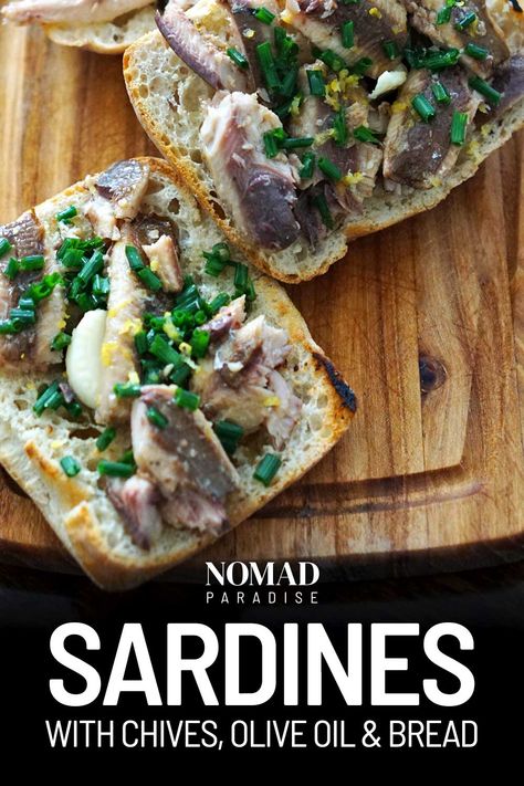 Canned Seafood Recipes, Sardines On Toast Recipe, Olive Oil And Bread, Pescetarian Meals, Sardines Recipe, Canned Fish Recipes, Portuguese Sardines, Open Sandwiches, Canned Sardines