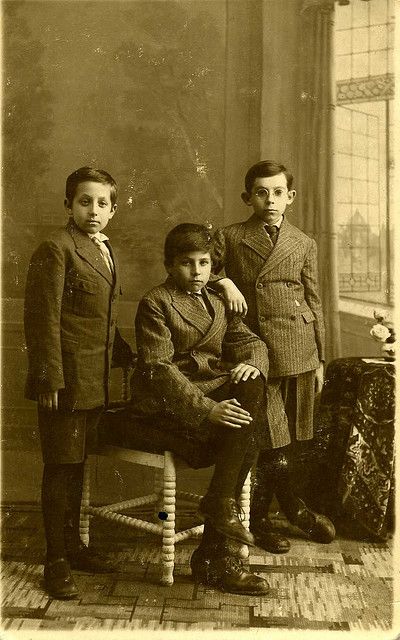 Three brothers , photographed in the photostore of S. van der Plaat in Middelharnis , Holland around the year 1931 1916 Easter Rising, Ireland 1916, Kilmainham Gaol, John Daly, Easter Rising, Ireland History, Common Fears, Michael Collins, Irish History