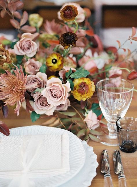 Elegant fall dinner party in San Francisco with The Wedding Artists Collective Napkin Photography, Alison Events, Theoni Collection, Studio Mondine, Autumn Dinner, Kitchen Planning, Tabletop Design, Decorate For Fall, Fall Dinner Party