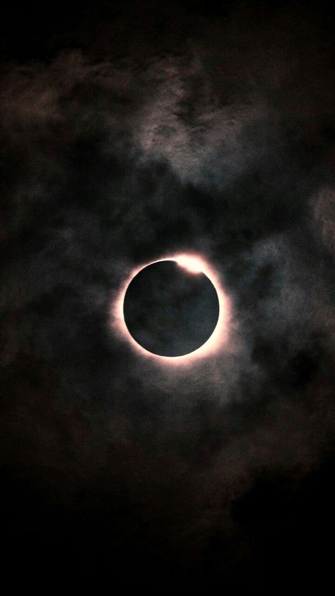 Solar Eclipse Aesthetic, Solar Eclipse Wallpaper, Mooncore Aesthetic, Solar Eclipse Images, Eclipse Aesthetic, Eclipse Wallpaper, Eclipse Photography, Nasa Moon, Aries Aesthetic