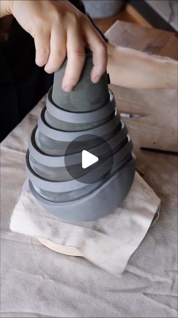 | h a n d m a d e . m i n d f u l . a r t I want it that way ♡ . . Advert | Clay by Goerg & Schneider 371 @haveagoodclay… | Instagram Handmade Pottery Bowls Clay, Coloured Clay Ideas, Raku Ceramics Ideas, Ceramic Art Easy, Clay Art Projects Sculpture, Ceramics Abstract, Pottery Bowls Handmade, Ceramic Sculpture Artists, Ceramic Videos