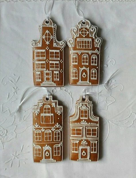 Houses In Amsterdam, Gingerbread House Designs, Gingerbread House Decorations, Christmas Gingerbread House, The Best Dessert, Gingerbread Christmas, Gingerbread Houses, Noel Christmas, Christmas Mood