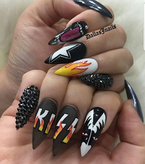 Rock Band Nail Designs, Rock Band Nail Art, Acdc Nails, Rock Nails, Horror Nails, Band Nails, Stiletto Nail Art, Kiss Nails, Art Design Ideas