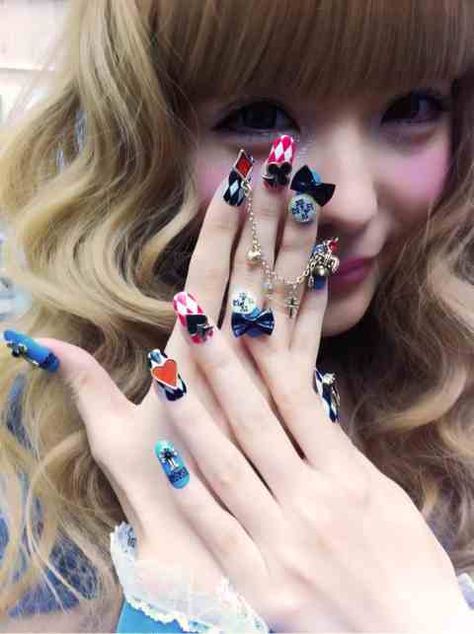 Park Bom Nails !!!!! Alice In Wonderland Nails, Kawaii Nail Art, Bow Nail Art, Nail Art 3d, Japanese Nail Art, Crazy Nails, Japanese Nails, Nail Styles, Kawaii Nails