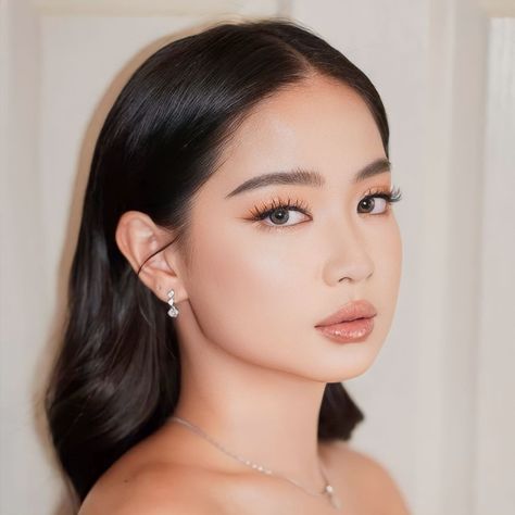 frallea lorchn Graduation Makeup Ideas Simple, Graduation Look Makeup, Asian Wedding Makeup, Fresh Makeup Look, Light Makeup Looks, Makeup Pictorial, Glam Wedding Makeup, Soft Makeup Looks, Graduation Makeup