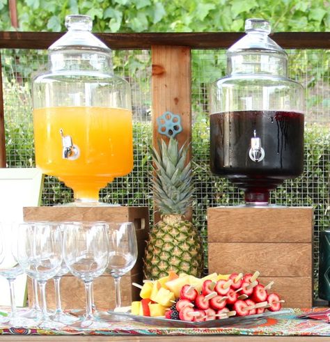 Fruit and Sangria Fruit Bar Wedding, Sangria Station, Wedding Sangria, Diy Sangria, Sangria Party, Sangria Bar, Sparkling Juice, Cinnamon Coffee Cake, Fruit Bar