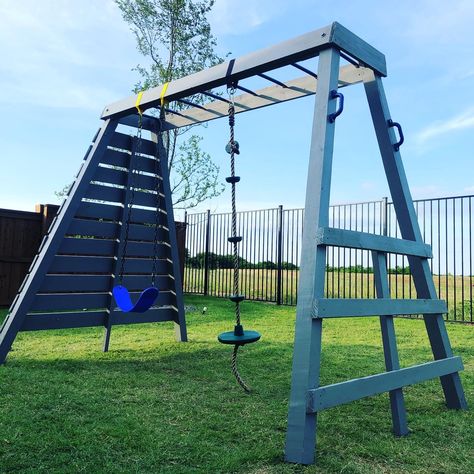 Diy Rock Climbing Wall Monkey Bars, Diy Monkey Bars And Swings, Backyard Monkey Bars, Monkey Bars Diy How To Build, Outdoor Monkey Bars, Build Your Own Monkey Bars, Monkey Bars For Kids, Diy Monkey Bars Backyards, Diy Outdoor Climbing Structure