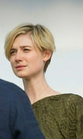 Elizabeth Debicki Short Hair, Elizabeth Debicki Hair, Fine Hair Cuts, Gorgeous Gray Hair, Anime Face, Elizabeth Debicki, Pixie Haircuts, Gray Hair, How To Draw Hair