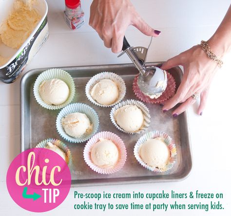 #ChicTip ~ Pre-scoop ice cream in cupcake liners  and freeze for easy serving at a kids party! #tips Dollar Store Birthday, 4de Verjaardag, Ice Cream Sundae Bar, Cupcake Birthday Party, Sundae Bar, Ice Cream Birthday Party, Ice Cream Theme, Party Tips, Ice Cream Social