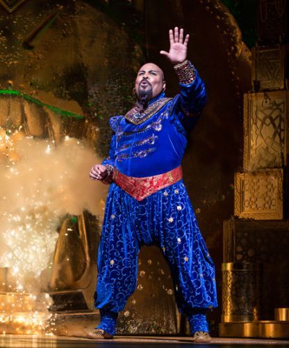 The way the "Aladdin" cast honors Robin Williams is AMAZING Aladdin Costume Ideas, Aladdin Cast, Greg Barnes, Aladdin Broadway, Aladdin Musical, Dance Men, Genie Costume, Aladdin Jr, Aladdin Costume