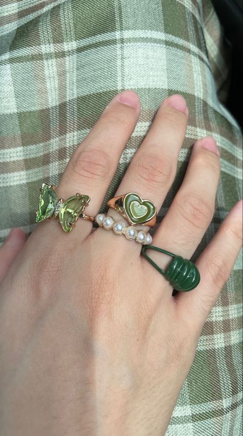 Aesthetic Green Accessories, Green Accessories Aesthetic, Aesthetic Rings, Green Accessories, Awareness Bracelet, Gold Makeup, Green Powder, Simple Green, Classy Jewelry