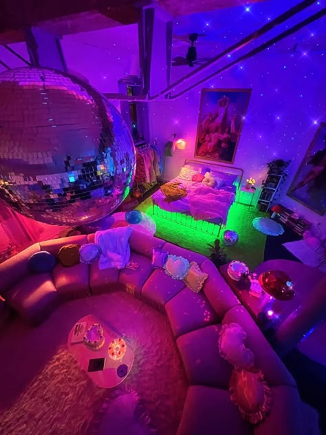 Disco Ball Living Room Aesthetic, Room Inspo Disco Ball, Seattle Vibes, Hedonistic Disco Interior, Bed Room Disco Ball, Pink Trippy Aesthetic Room, Pink Baddie, Room Redesign, Future Apartment Decor