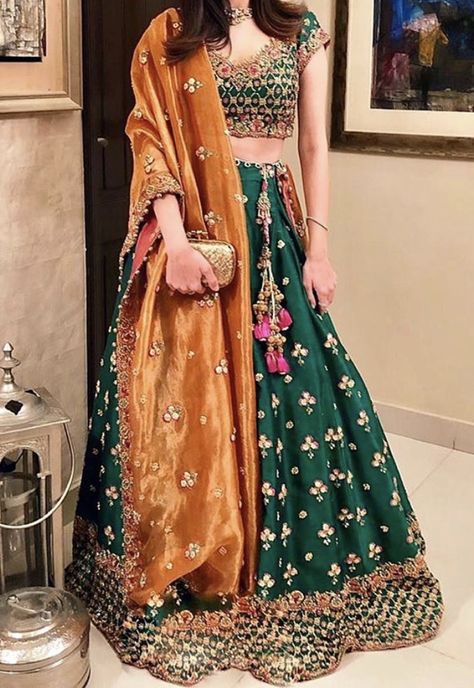 Mehendi Colour Dress, Mehndi Lehnga Designs, Mehndi Lehnga, Mehendi Lehenga, Mehandi Dress, Casual Bridal Dress, Bridal Mehndi Dresses, Mehndi Dress, Red Bridal Dress