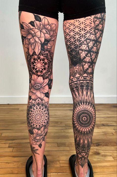 Full Leg Tattoos Women, Tattoo Dots, Tattoo Bein Frau, Tato Mandala, Back Of Leg Tattoos, Leg Tats, Full Leg Tattoos, Skeleton Hand Tattoos, Skeleton Hand Tattoo