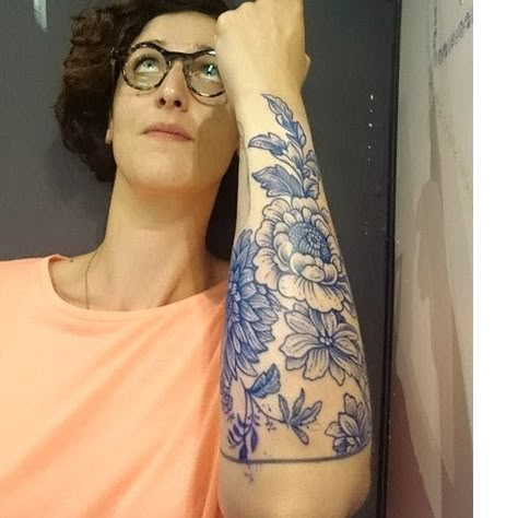 Delft Blue Tattoo, In Memory Tattoo, Porcelain Tattoo, Tattoo Under Chest, Black And Blue Tattoo, Rose Tattoo On Side, Blue Tattoos, Dutch Tattoo, Blue Flower Tattoos