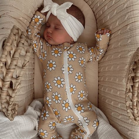 Daisy Pop Biscotti / Organic 2-Way Zip Romper Playful Style, Baby Fits, Animal Photos, Baby Reveal, Everything Baby, Baby Outfits