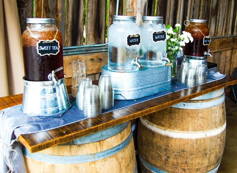 Rustic Beverage Station, Diy Bar For Wedding, Rustic Wedding Drink Station, Hot Beverage Station, Drink Station Wedding, Southern Sides, Wedding Drink Station, Wedding Catering Ideas, Bbq Theme